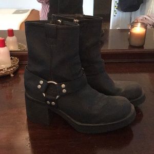 No boundaries moto boots